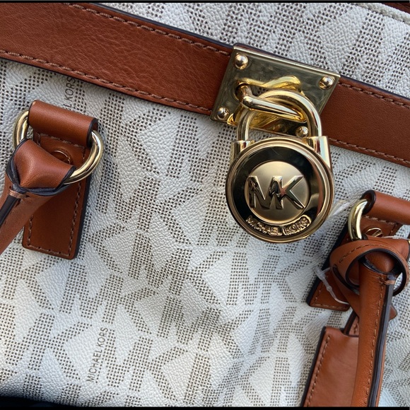 Michael kors purse - Picture 2 of 8